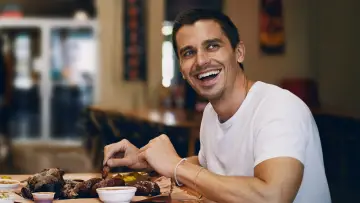 Backdrop for the TV series "No Taste Like Home with Antoni Porowski" #1493998