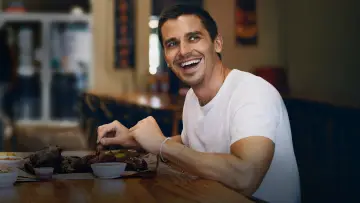 Backdrop for the TV series "No Taste Like Home with Antoni Porowski" #1494000