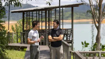 Backdrop for the TV series "No Taste Like Home with Antoni Porowski" #1494003