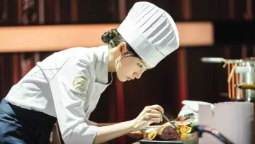 Backdrop for the TV series "Bon Appétit, Your Majesty" #1410543