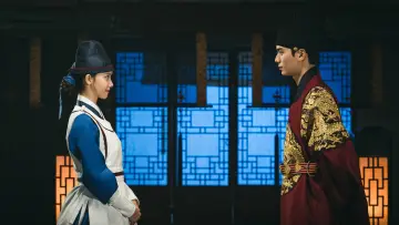 Backdrop for the TV series "Bon Appétit, Your Majesty" #1410547