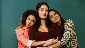 Backdrop к сериалу "Three Graces" #1391750