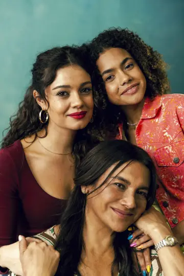 Poster к сериалу "Three Graces" #1391762