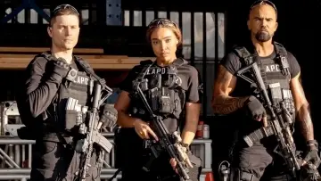 Backdrop к сериалу "S.W.A.T. Exiles" #1476861