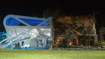 Backdrop for the TV series "Mundos Opuestos 3" #1498984