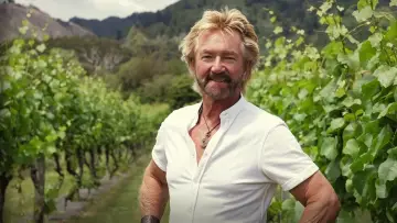 Backdrop for the TV series "Noel Edmonds