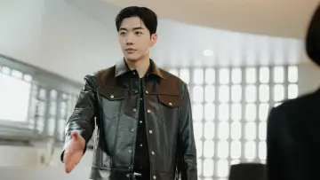 Backdrop for the TV series "My Bias, My Boss" #1221295