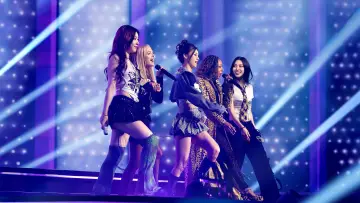 Backdrop for the TV series "KPOPPED" #1605353