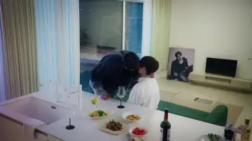 Backdrop for the TV series "My Bias is Showing?!" #1505073