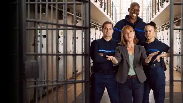 Backdrop for the TV series "Minimum Security" #1659041