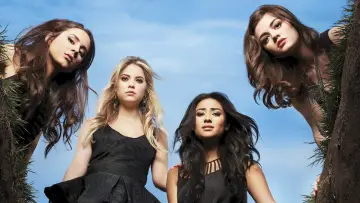 Backdrop к сериалу "Pretty Little Liars" #1282495