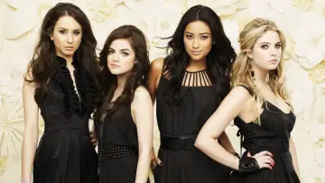 Backdrop к сериалу "Pretty Little Liars" #1282500