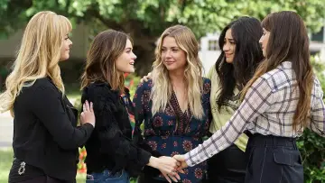Backdrop к сериалу "Pretty Little Liars" #1282539