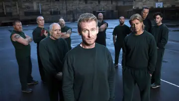 Backdrop for the TV series "Rake" #1727300