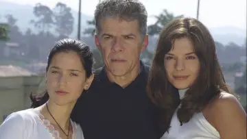Backdrop к сериалу "Presença de Anita" #1359964