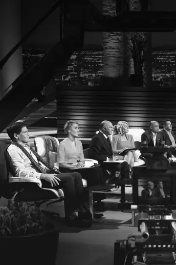 Poster к сериалу "Shark Tank" #1305259