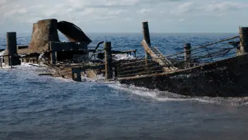 Backdrop for the TV series "Drain the Oceans" #1868072
