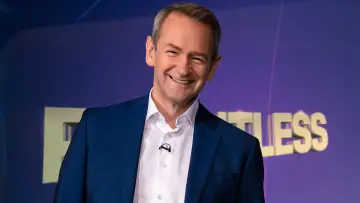 Backdrop к сериалу "Pointless" #1497523