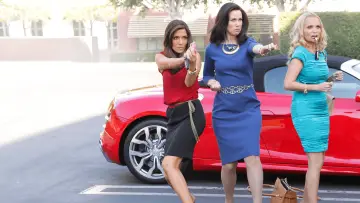 Backdrop for the TV series "GCB" #1795225