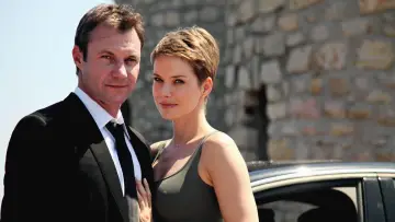 Backdrop for the TV series "Transporter: The Series" #1414632