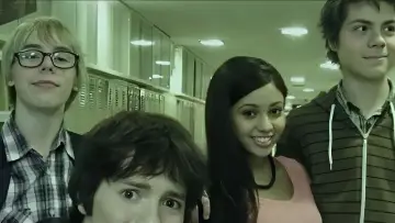 Backdrop к сериалу "My Babysitter