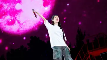Backdrop for the TV series "IU [HEREH] WORLD TOUR IN SEOUL" #1672196