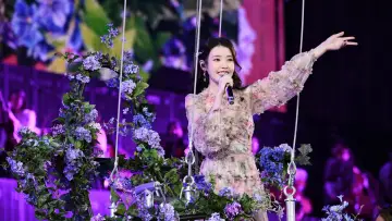 Backdrop for the TV series "IU [HEREH] WORLD TOUR IN SEOUL" #1672197