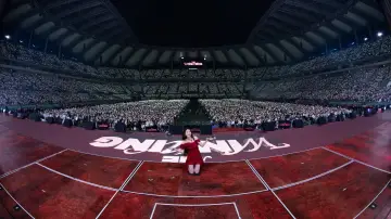 Backdrop for the TV series "IU [HEREH] WORLD TOUR IN SEOUL" #1672199