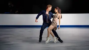 Backdrop for the TV series "Glitter & Gold: Ice Dancing" #1751416