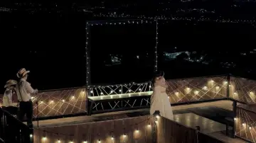 Backdrop for the TV series "Chasing Love" #1474182