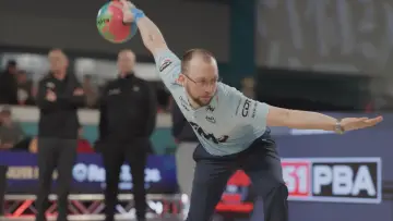 Backdrop for the TV series "Born to Bowl" #1555594