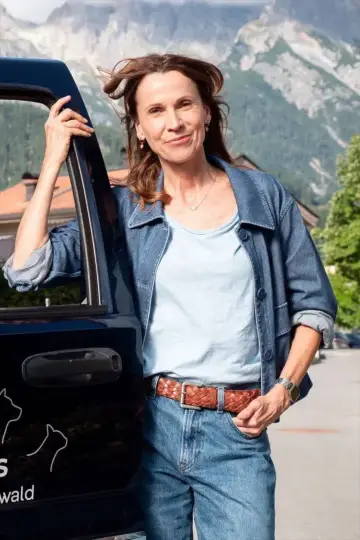 Poster for the TV series "Die Maiwald" #1552072