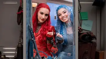 Backdrop for the TV series "Locker Diaries: Descendants" #1227581
