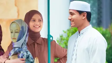 Backdrop for the TV series "OTW Halal" #1804045