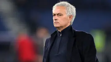 Backdrop for the TV series "MOURINHO" #1338386