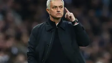 Backdrop for the TV series "MOURINHO" #1338388