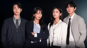 여왕님의 싸대기를 때렸습니다 Poster