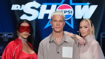 Backdrop for the TV series "IDJShow" #1808199