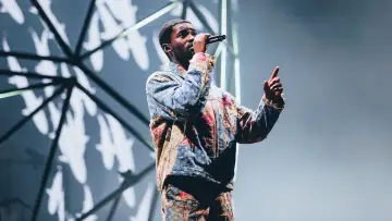 Backdrop for the TV series "Radio 1 at Reading and Leeds Festival" #1817358