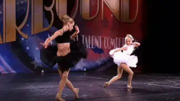 Backdrop for the TV series "Dance Moms" #1311037