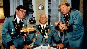 Backdrop for the TV series "Hausmeister Krause – Ordnung muss sein" #1748139