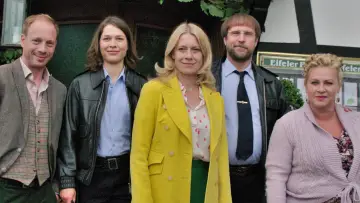 Backdrop к сериалу "Homicide Hills" #1474056