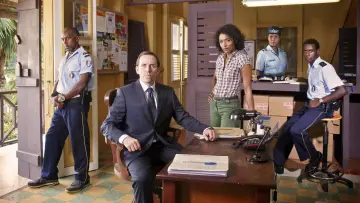 Backdrop к сериалу "Death in Paradise" #1254362