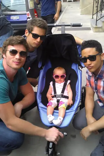 Poster к сериалу "Baby Daddy" #1365235