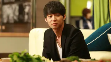 Backdrop for the TV series "Rooftop Prince" #1803527
