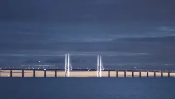Backdrop for the TV series "The Bridge" #1339960