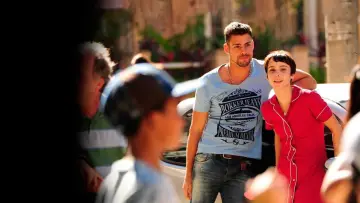 Backdrop к сериалу "Brazil Avenue" #1357796