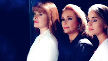 Backdrop for the TV series "Tres Mujeres" #1546564