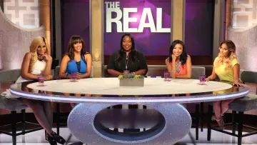 Backdrop for the TV series "The Real" #1401213