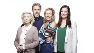 Backdrop for the TV series "Upper Middle Bogan" #1809771